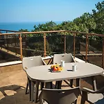 Moreto Seaside Aparthotel 3*