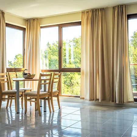 Moreto Seaside شقة فندقية ابزور